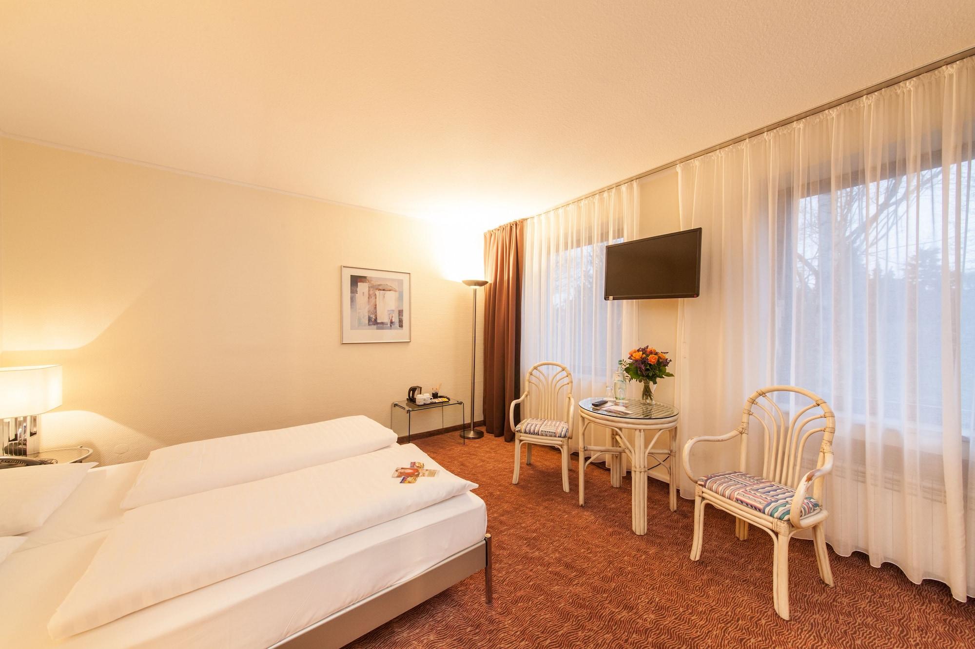 Select Hotel Silence Garden Koeln Екстер'єр фото