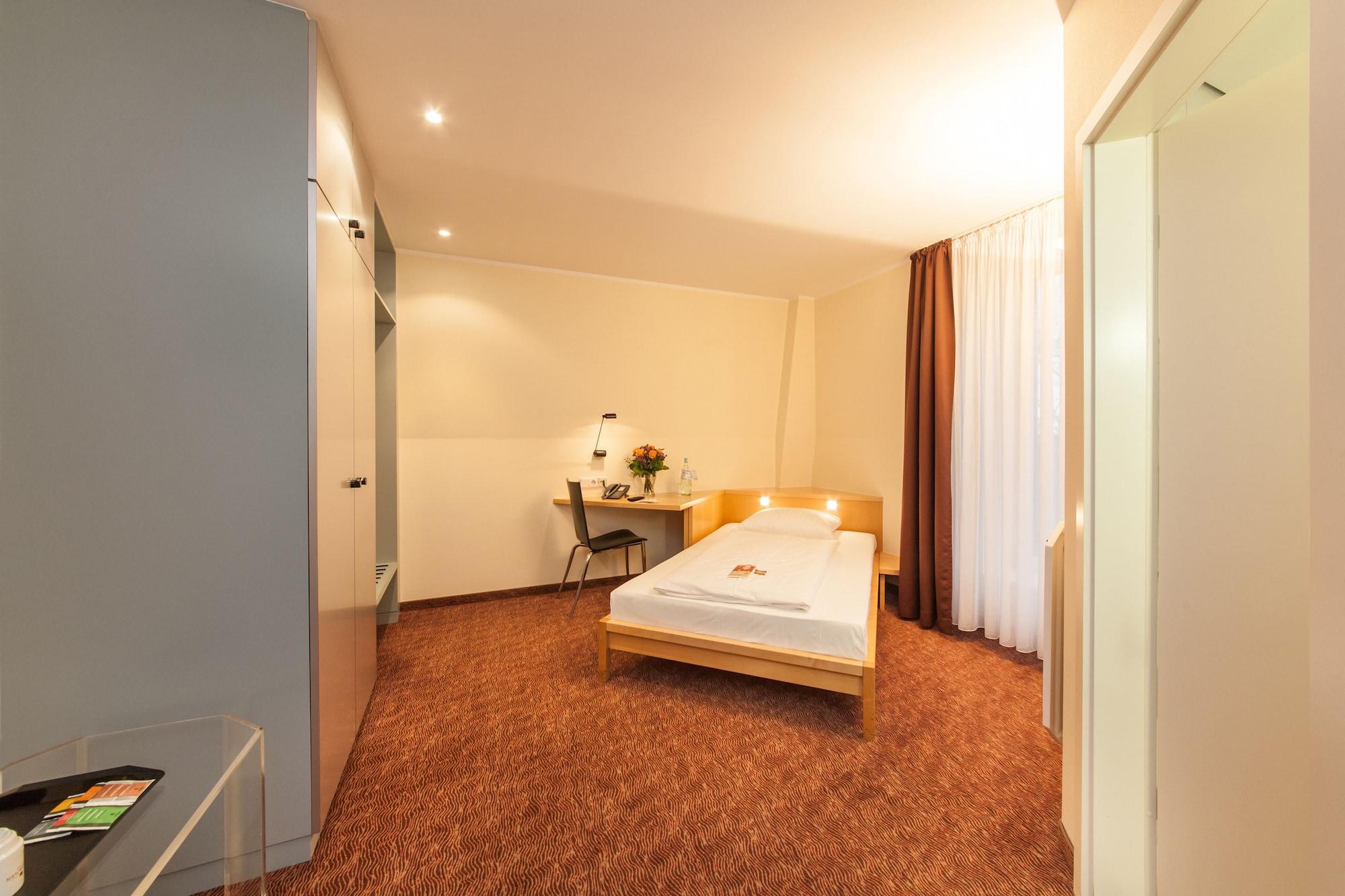 Select Hotel Silence Garden Koeln Екстер'єр фото