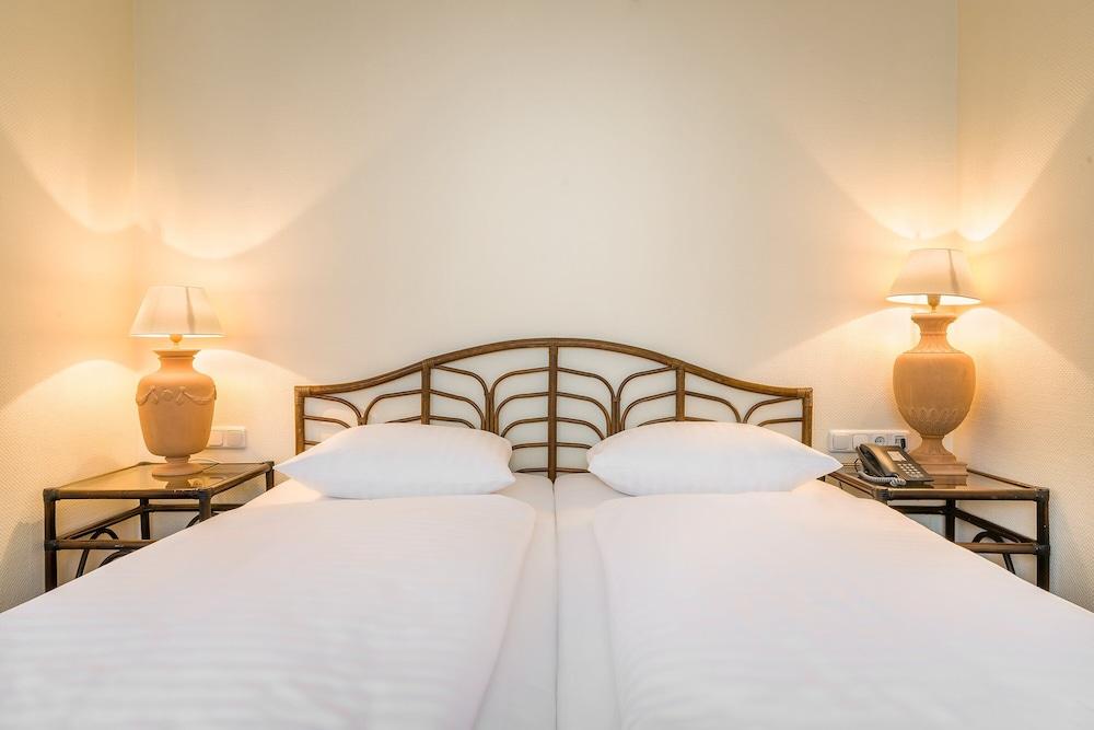 Select Hotel Silence Garden Koeln Екстер'єр фото