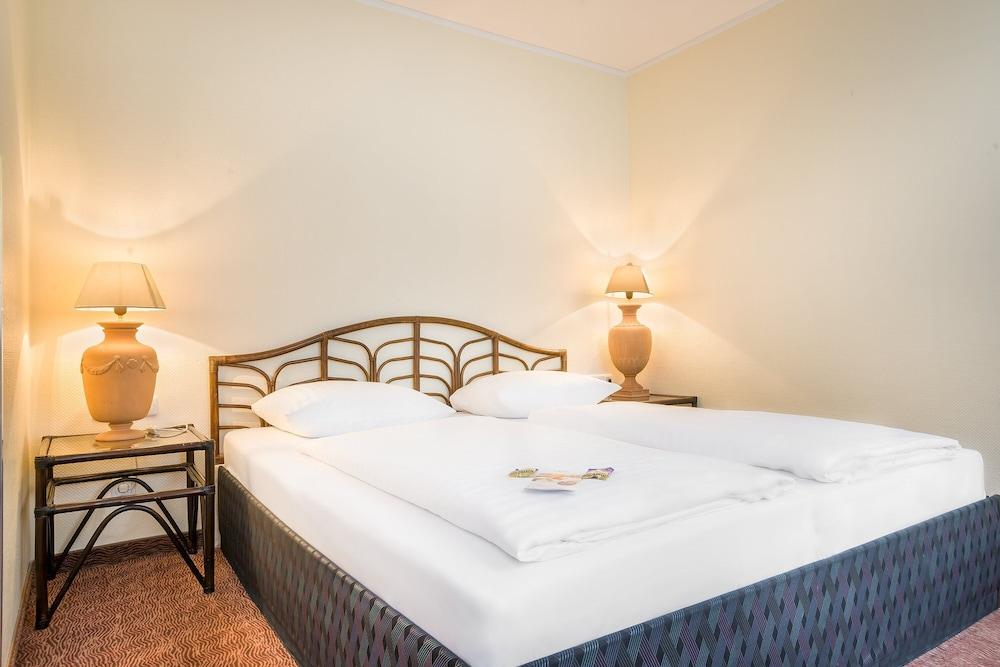 Select Hotel Silence Garden Koeln Екстер'єр фото