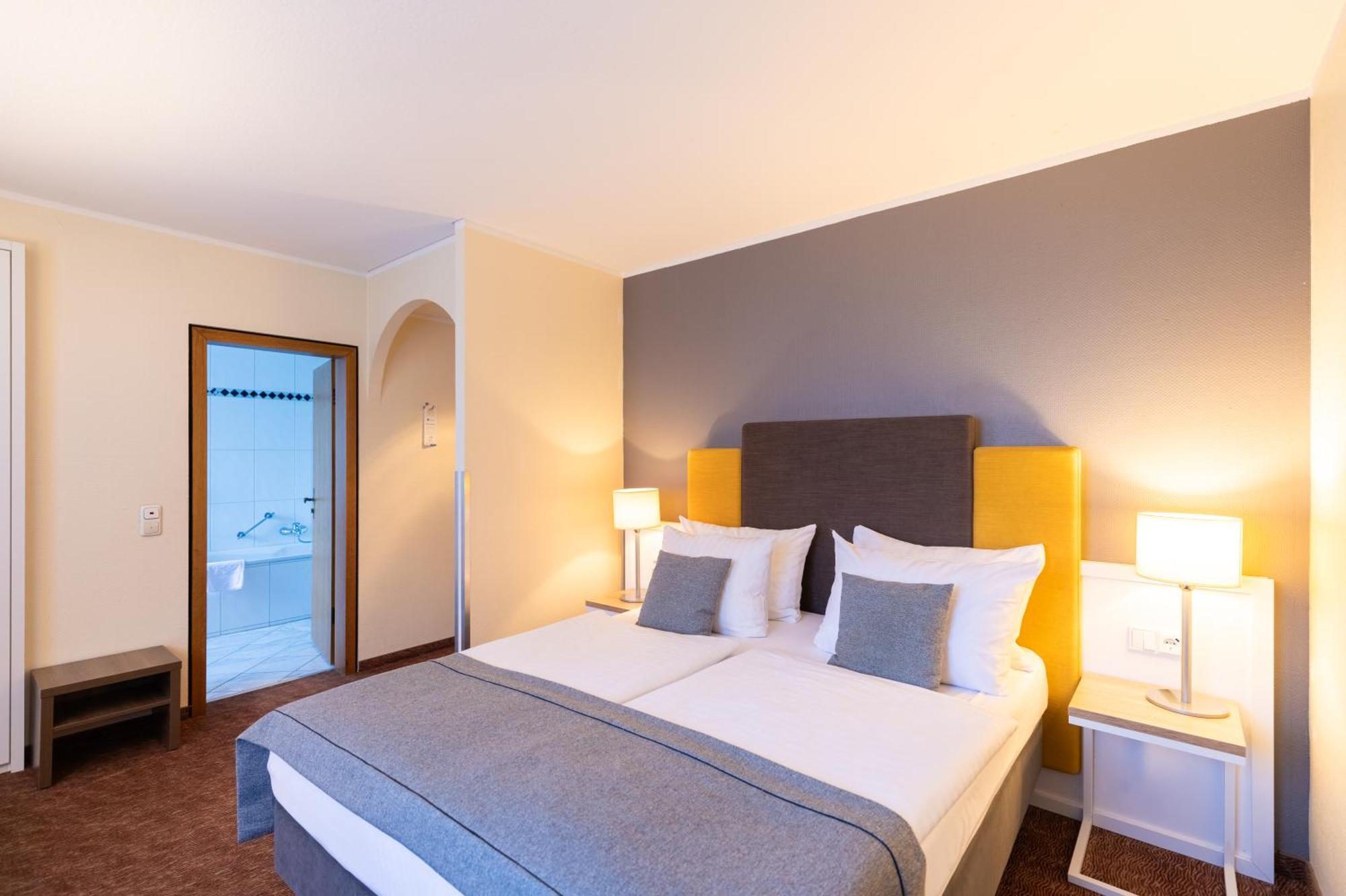Select Hotel Silence Garden Koeln Екстер'єр фото