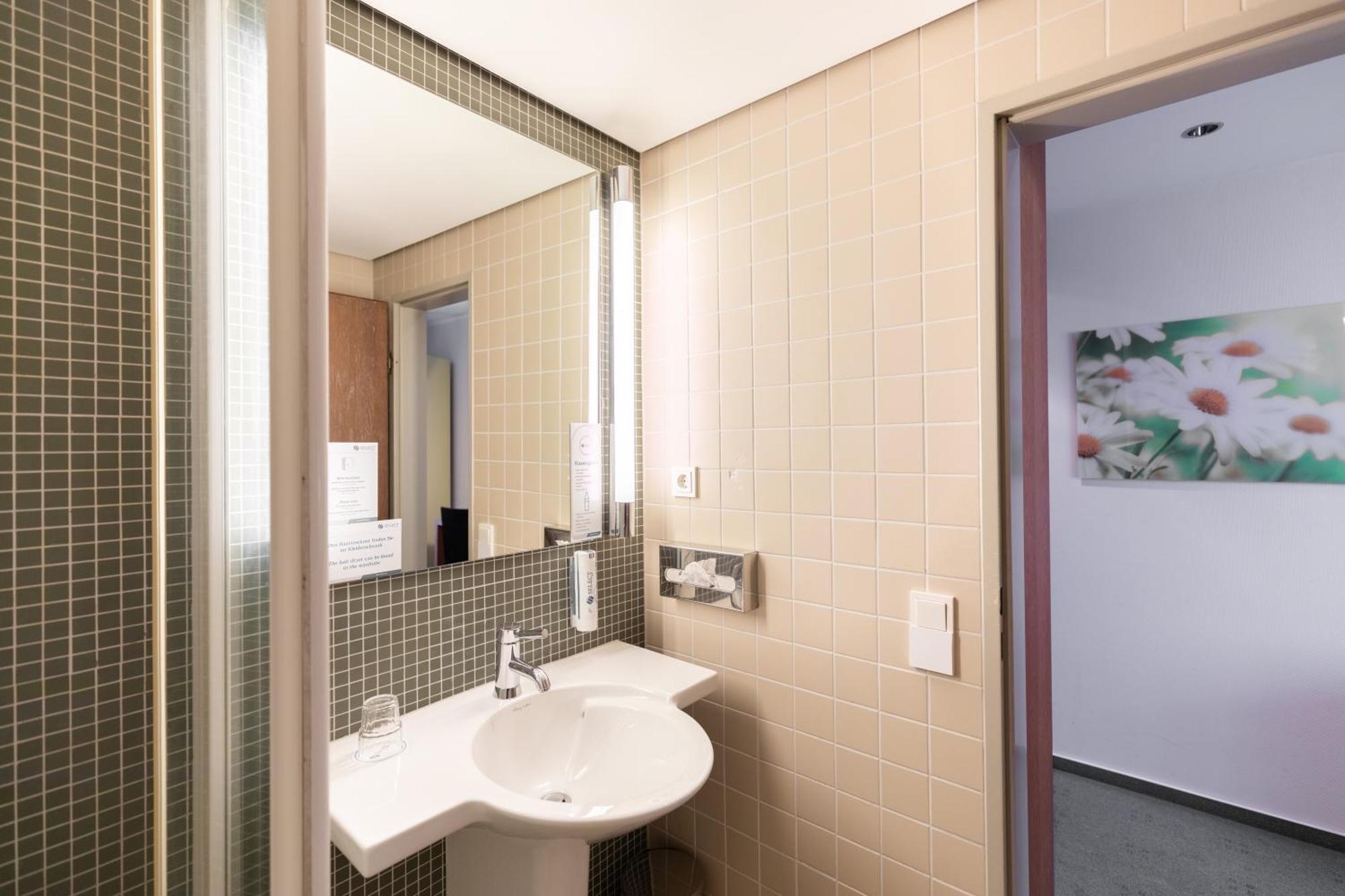 Select Hotel Silence Garden Koeln Екстер'єр фото