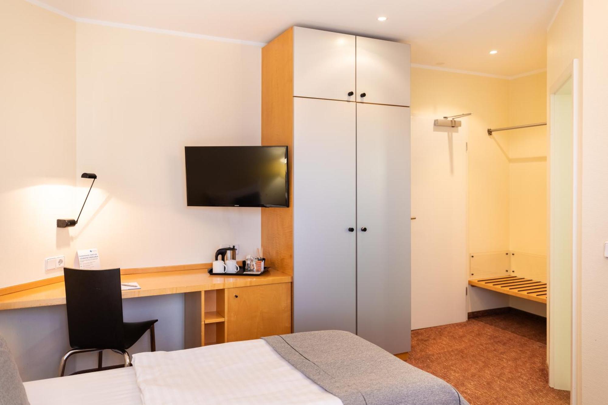 Select Hotel Silence Garden Koeln Екстер'єр фото