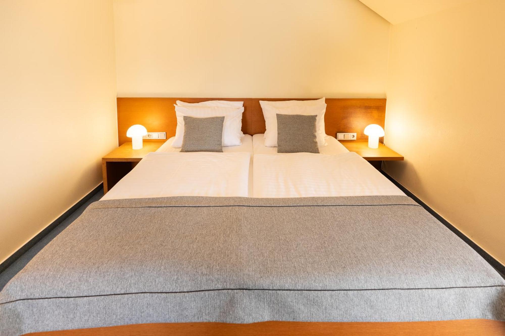 Select Hotel Silence Garden Koeln Екстер'єр фото
