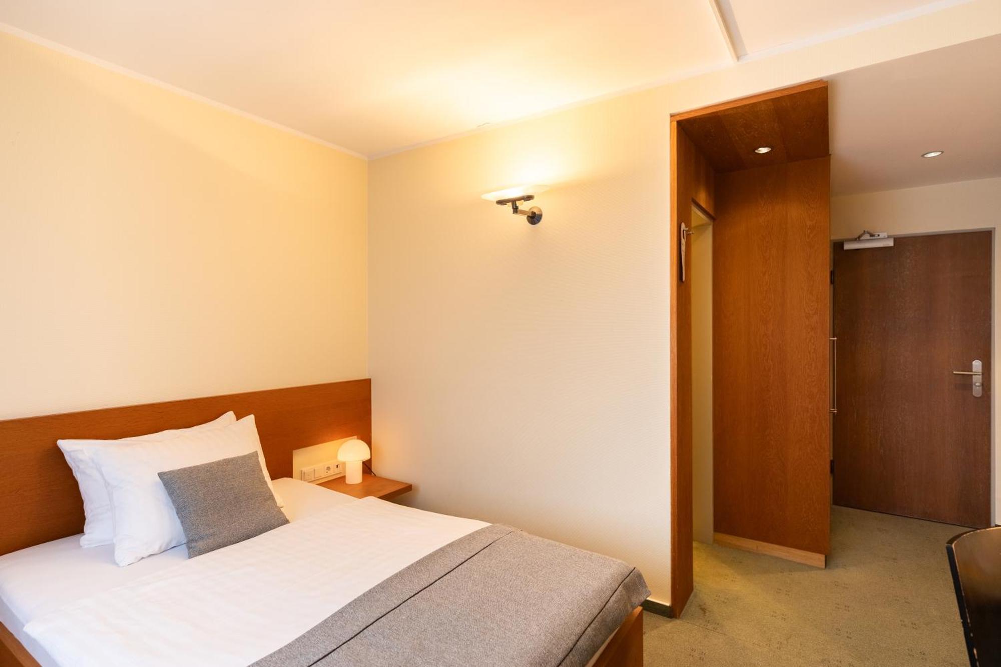 Select Hotel Silence Garden Koeln Екстер'єр фото