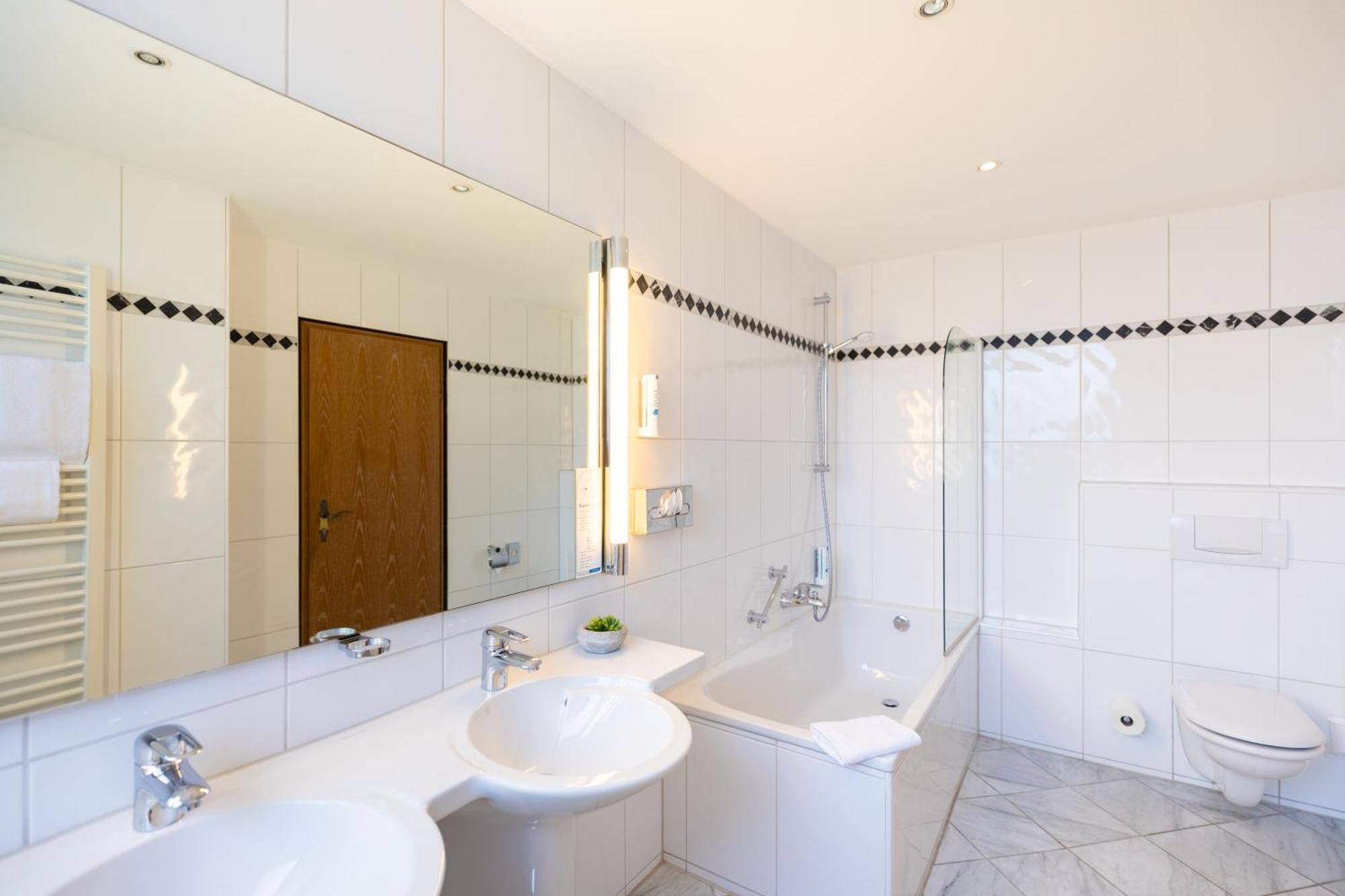 Select Hotel Silence Garden Koeln Екстер'єр фото