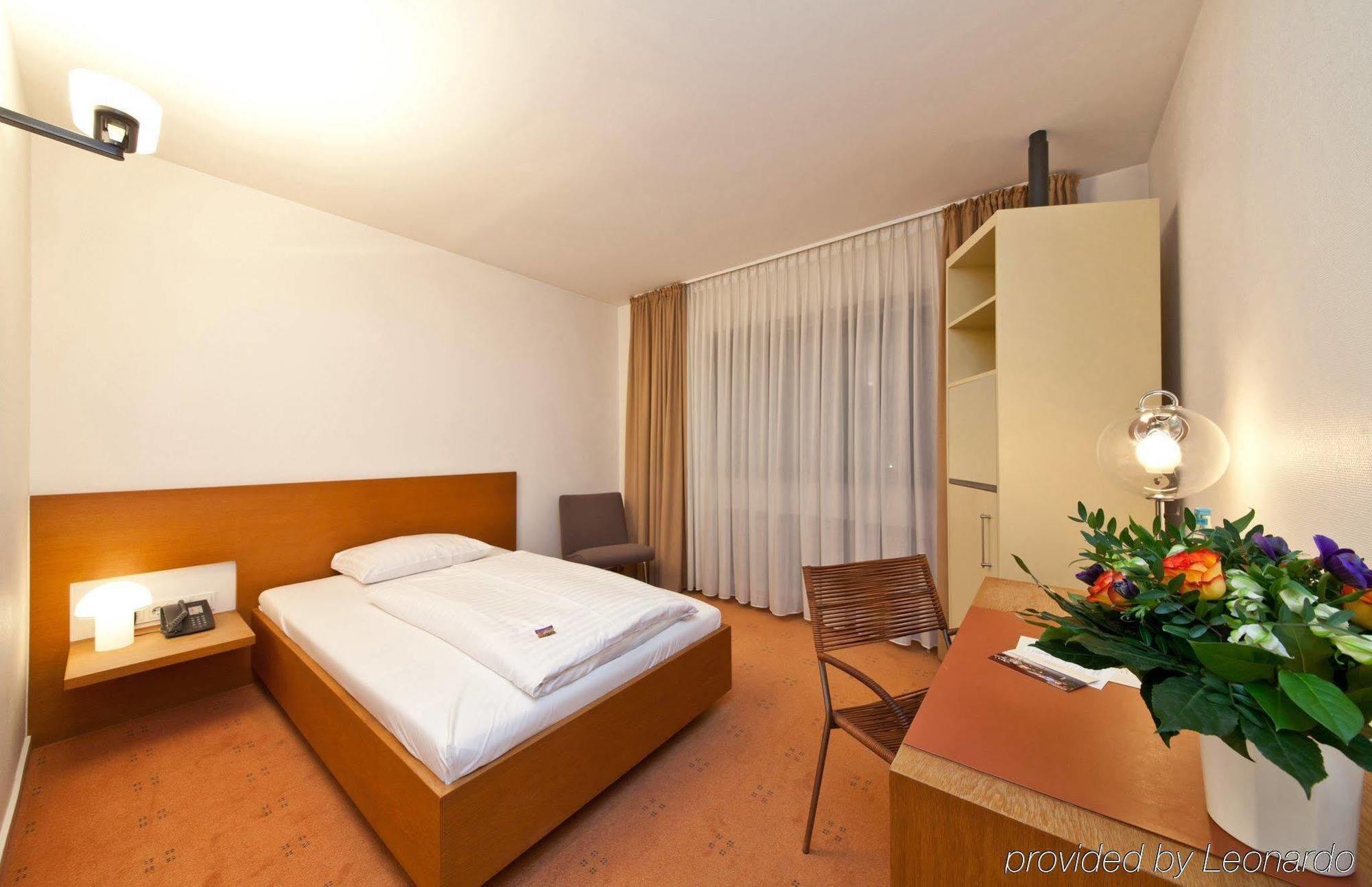 Select Hotel Silence Garden Koeln Екстер'єр фото